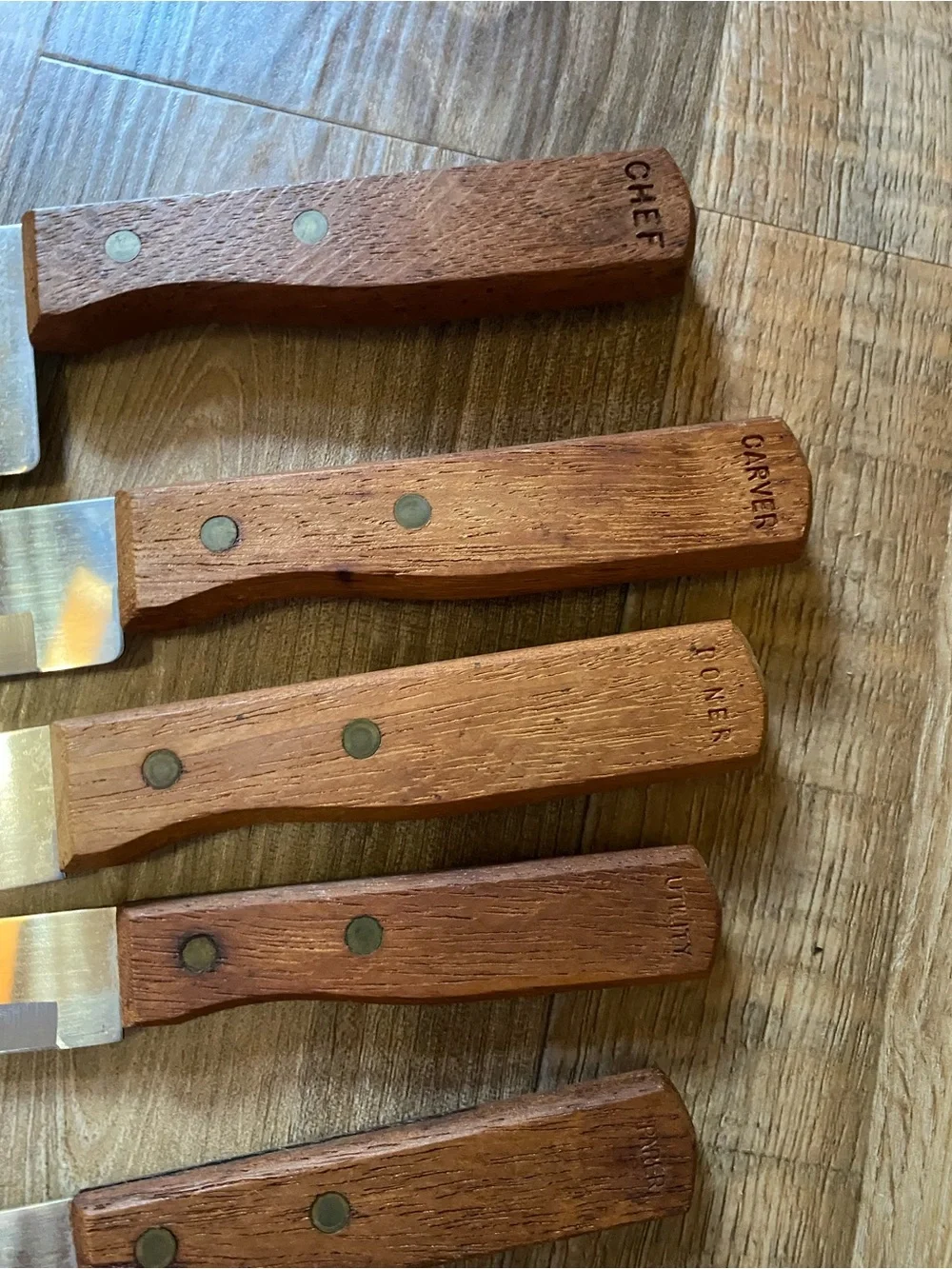 Wooden Knife Block with 5 Wooden-Handled Knives - Natural Brown
